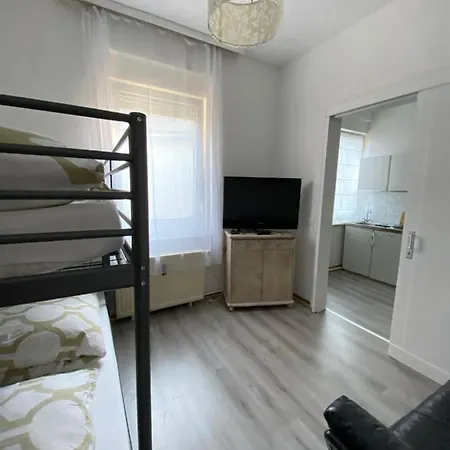 Moderne Monteurwohnung In Rheydt メンヒェングラートバッハ